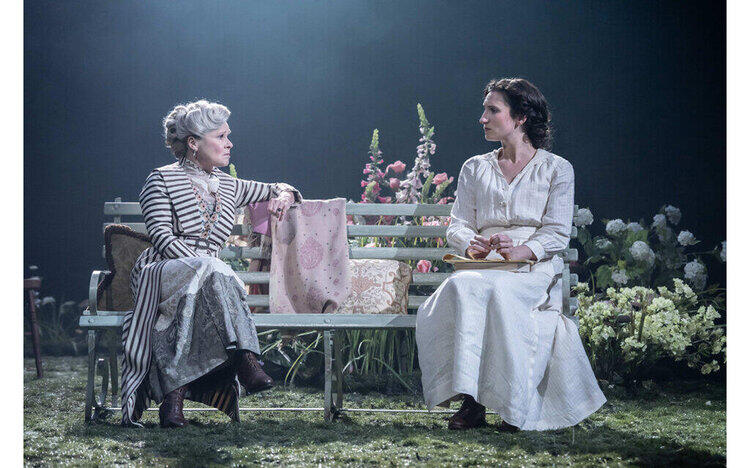 NTLive『ウォレン夫人の職業』1 / 23 [金] 公開